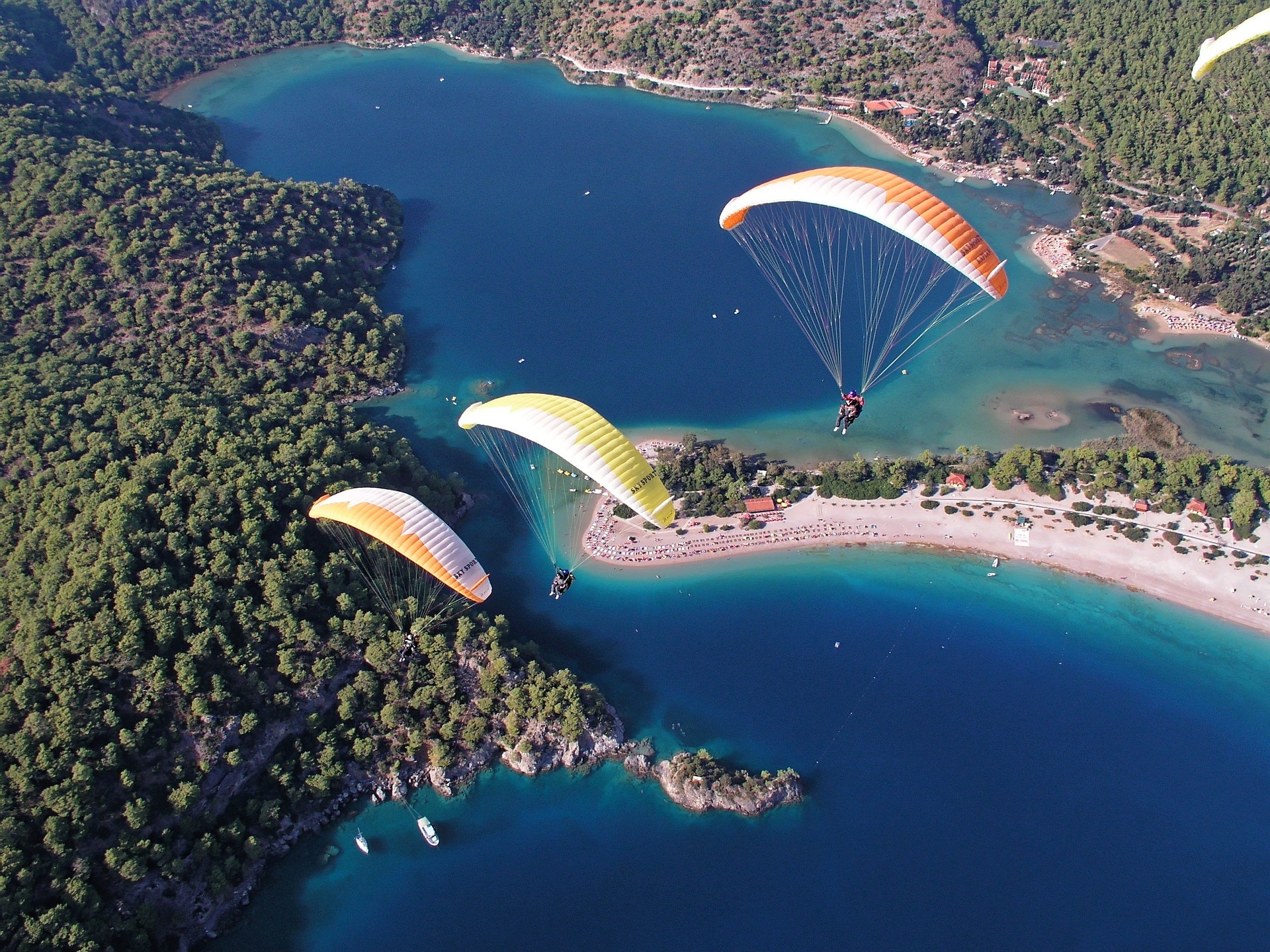 Image Parapente dans les volcans des andes