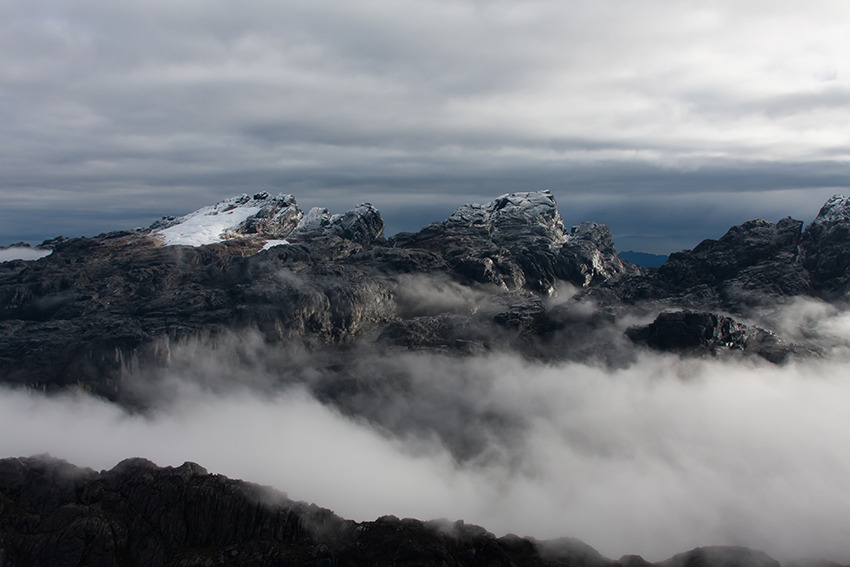 Image Papouasie: expédition vers la mythique pyramide de carstensz (version hélicoptère)