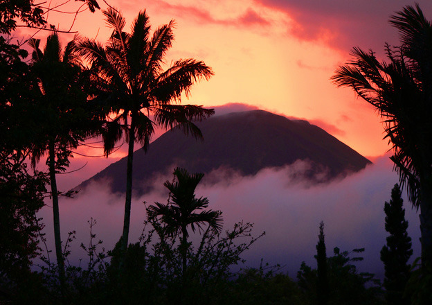Image Sulawesi-nord: volcans & nature