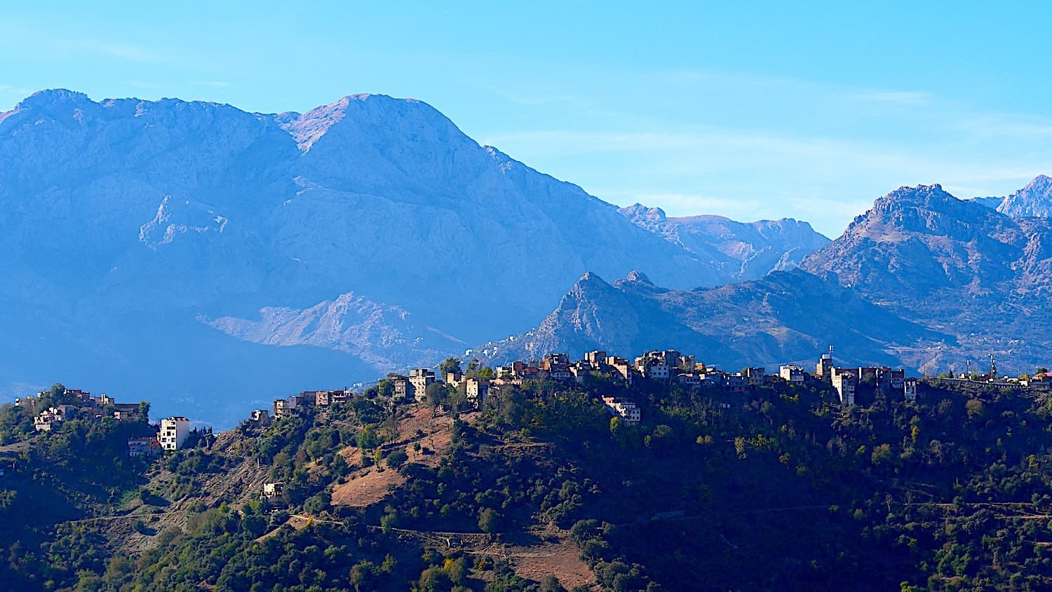 RANDONNÉE EN HAUTE KABYLIE Dans les pas des Berbèrees — Du Djurjuraa aux villages d'oliviers