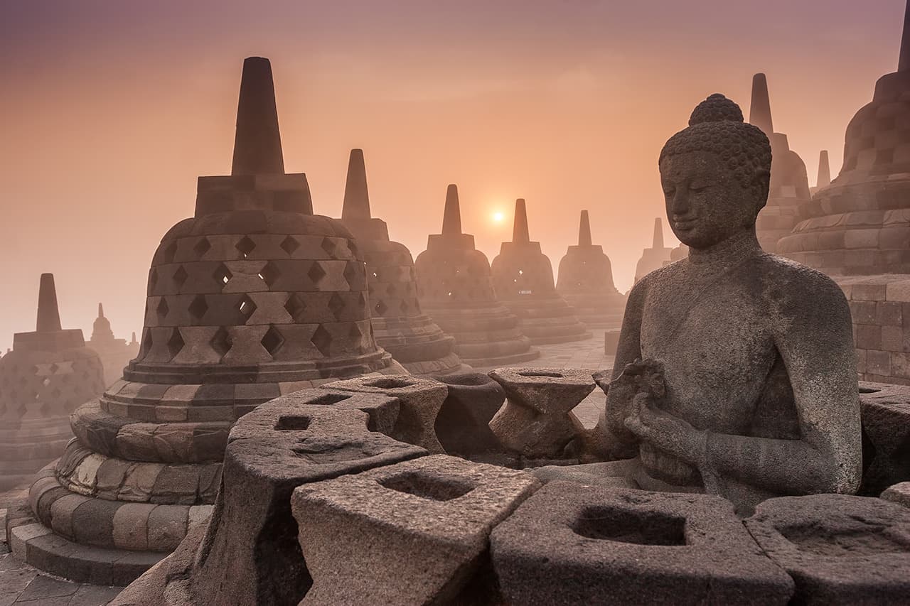 Entre temples & volcans, une histoire javanaise