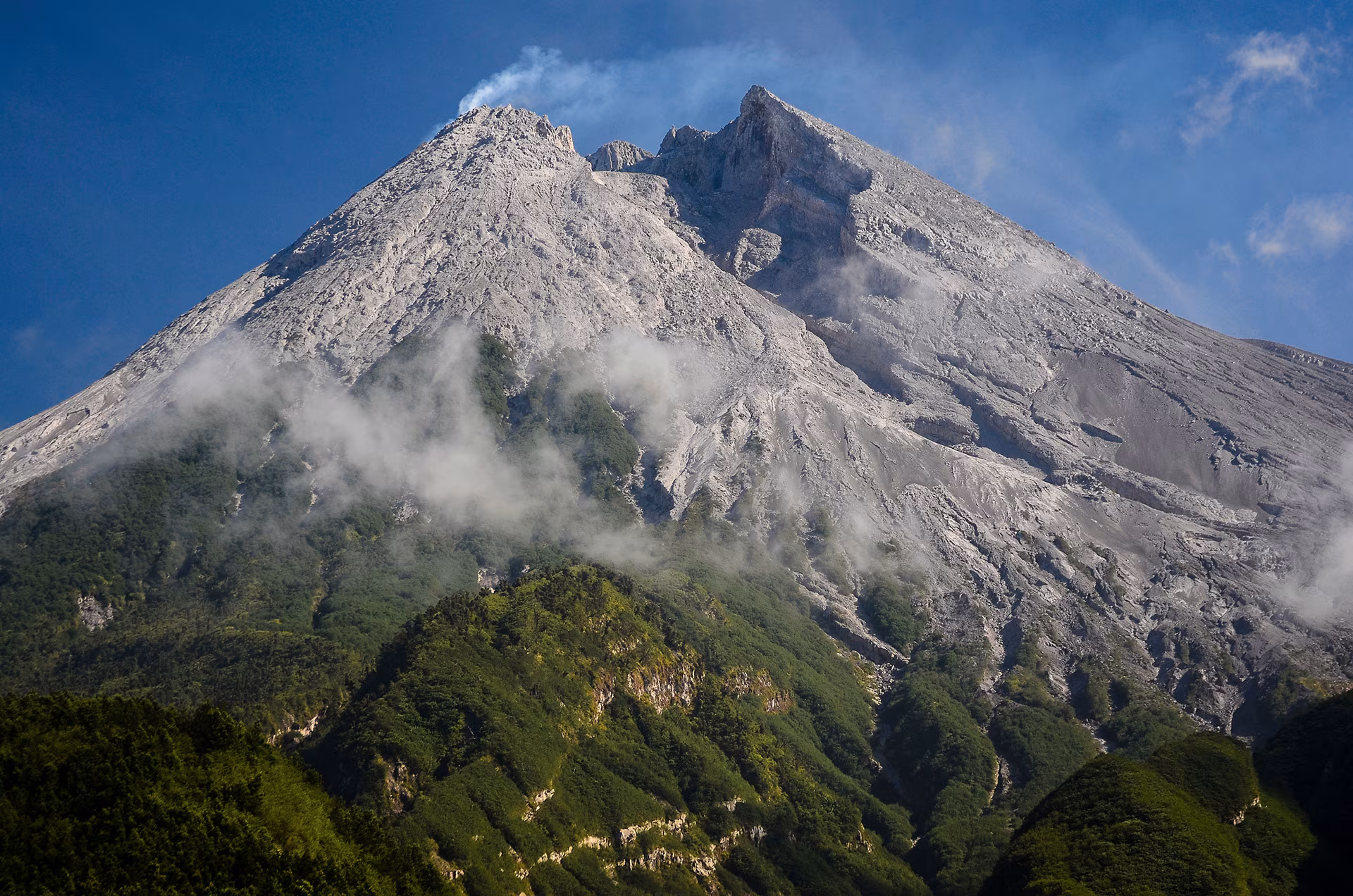 Yogyakarta intime : demi-journée « Volcanologie » avec un volcanologue